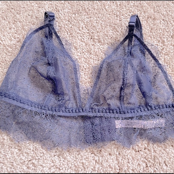 Victoria’s Secret Chantilly Lace Bralette - Picture 4 of 10